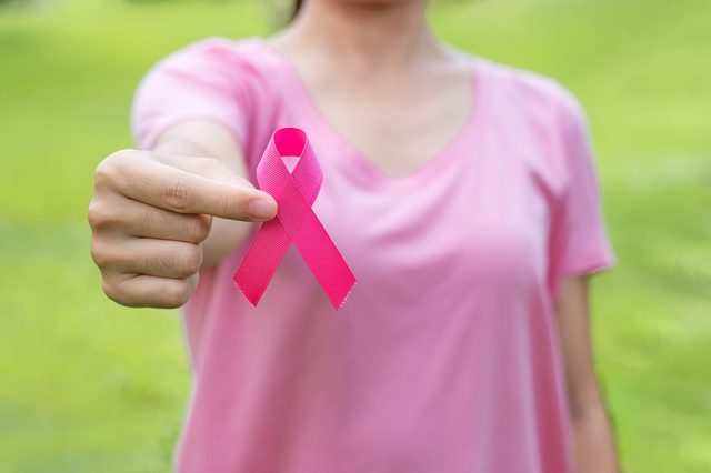 女性ががん保険を検討する場合の注意点